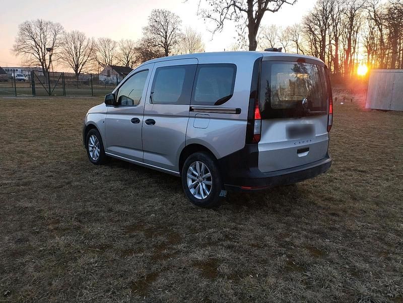 Gebraucht VW Caddy 102 PS (75 kW) 2024 Silber Van / Kleinbus