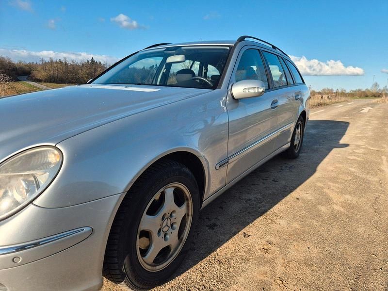Gebraucht Mercedes E200 Elegance 163 PS (119 kW) 2006 Silber Kombi