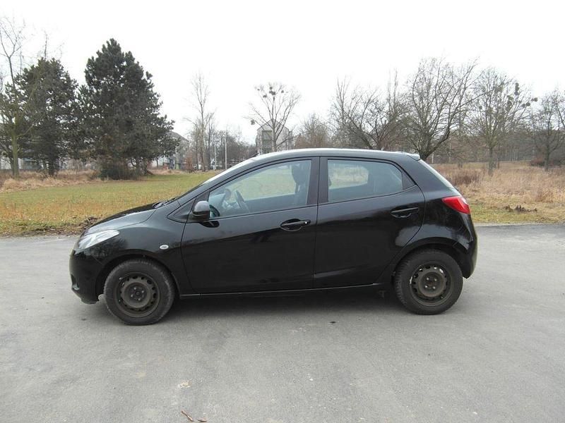 Second-hand Mazda 2 86 CP (63 kW) 2010 Negru Hatchback