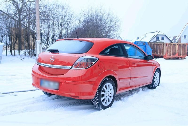 Gebraucht Opel Astra GTC 105 PS (77 kW) 2006 Rot Coupé