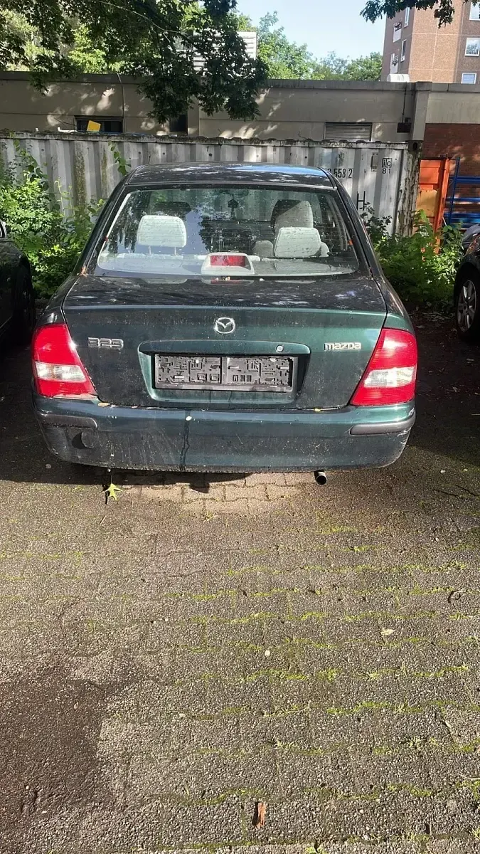 Gebraucht Mazda 323 1998 Grün Limousine