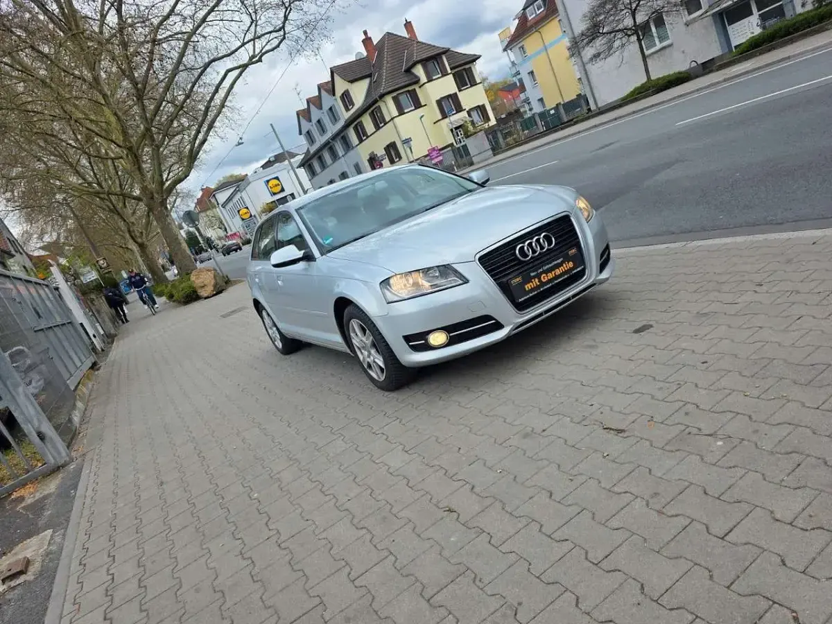 Używany Audi A3 Attraction 125 KM (91 kW) 2012 Srebrny Hatchback