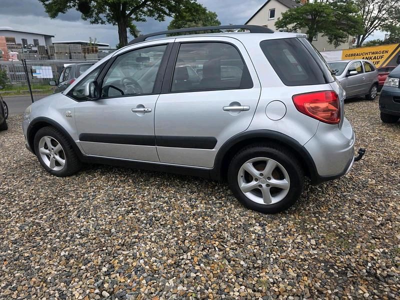 Gebraucht Suzuki SX4 101 PS (74 kW) 2006 Silber Kleinwagen