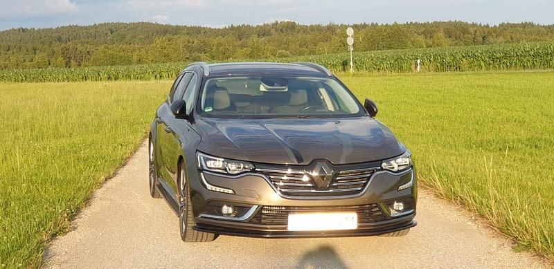 Braun Gebraucht 2019 Renault Talisman GrandTour Kombi | 16.500 € (Guter Preis) - Bild 1/4