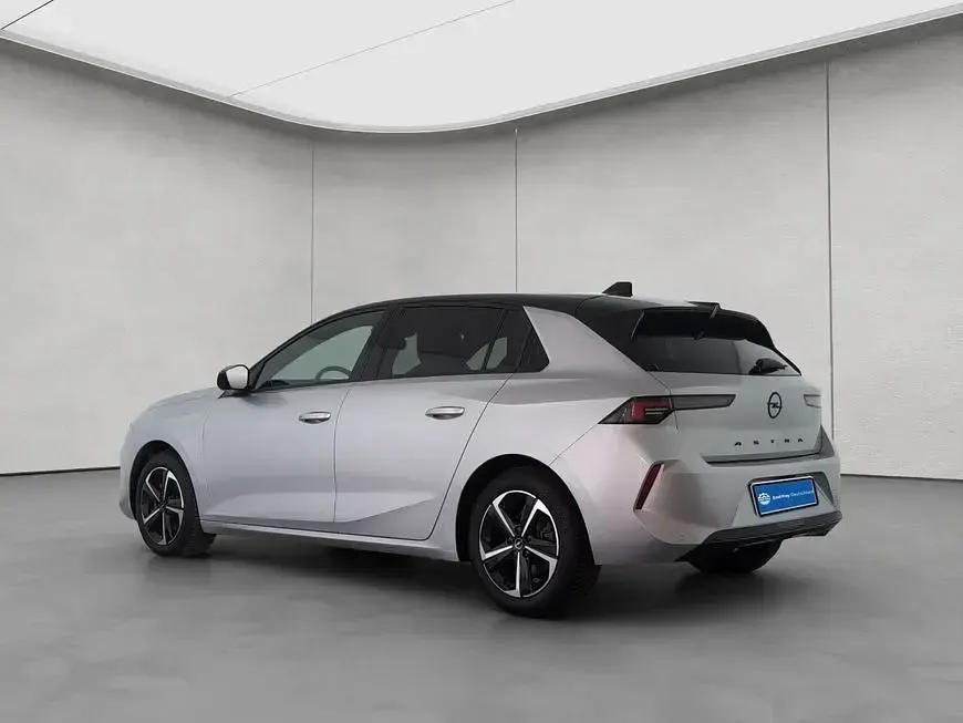 Gebraucht Opel Astra 131 PS (96 kW) 2025 Silber Kleinwagen