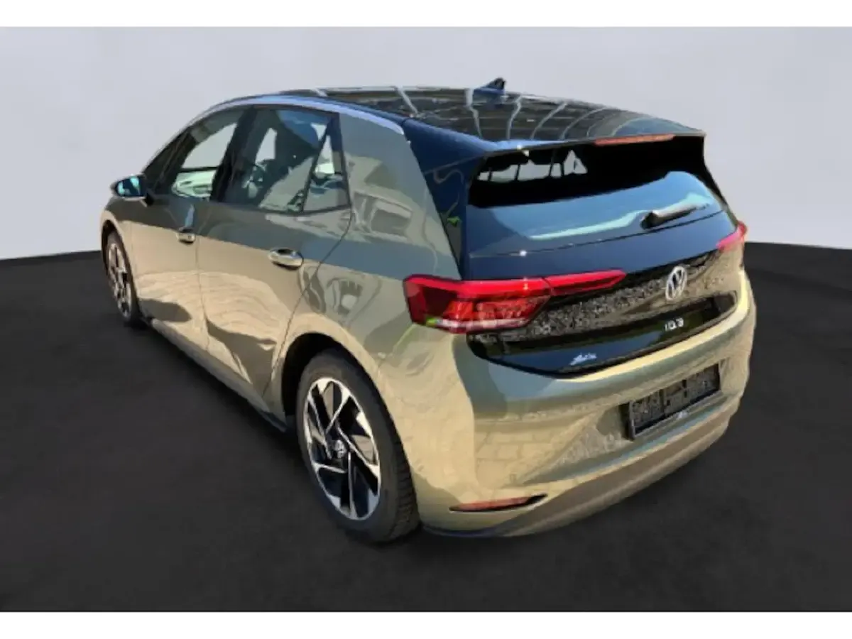 Gebraucht VW ID.3 Pro 150 kW (204 PS) 2024 Dark olivine green metallic/sc Kleinwagen