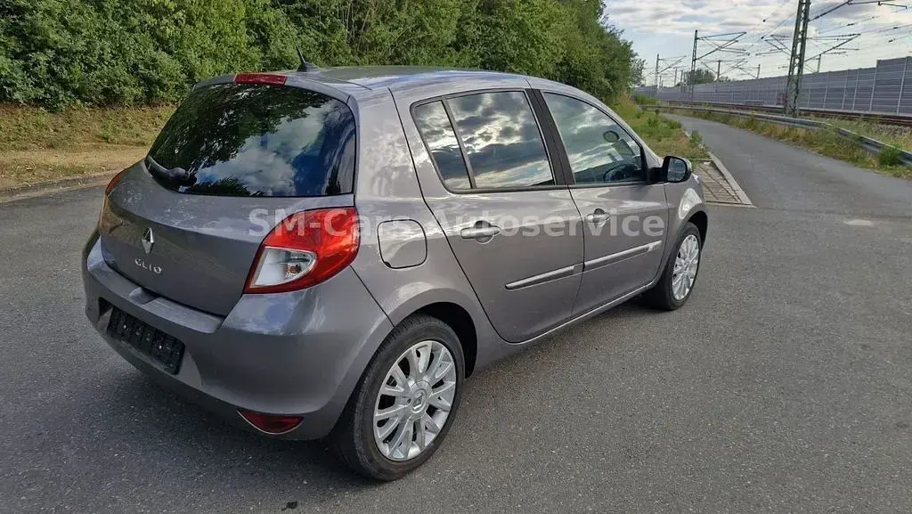 Gebraucht Renault Clio Luxe 111 PS (81 kW) 2009 Grau Limousine