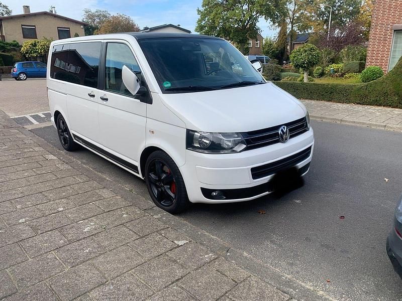 Gebraucht VW Multivan Edition 179 PS (131 kW) 2011 Weiß Van