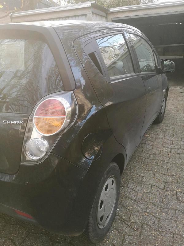 Gebraucht Chevrolet Spark 50 PS (36 kW) 2012 Schwarz Kleinwagen