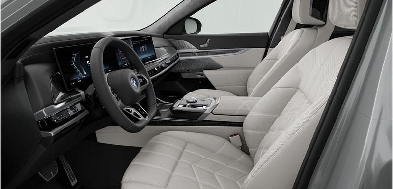Gebraucht BMW i7 Comfort Edition 484 kW (659 PS) 2025 Individual Limousine