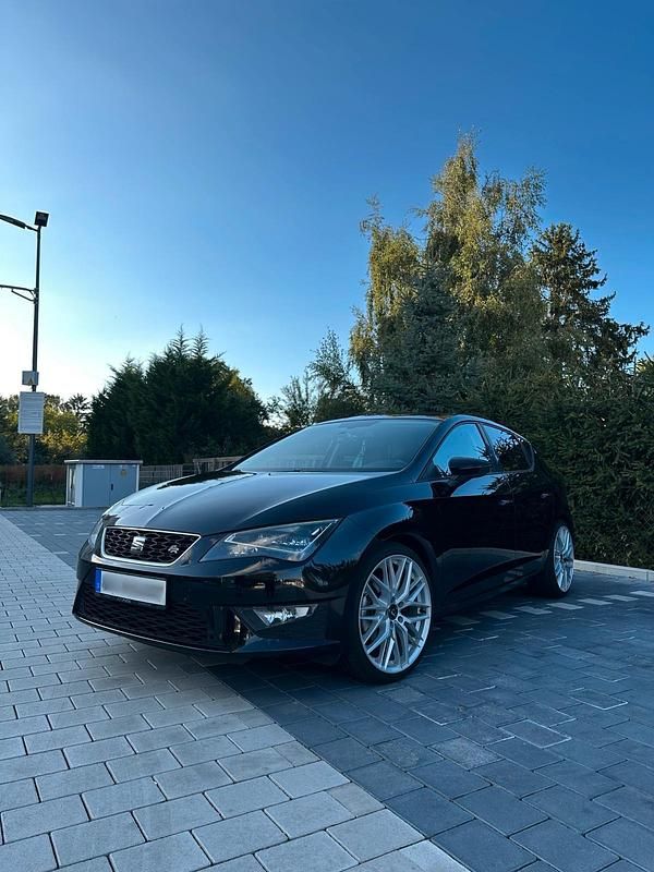 Schwarz Gebraucht 2016 Seat Leon FR Kleinwagen | 11.990 € (Fairer Preis) - Bild 1/4