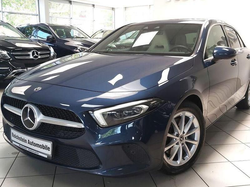 Gebraucht Mercedes A220 Progressive 243 PS (178 kW) 2019 Denimblau (metallic) Limousine