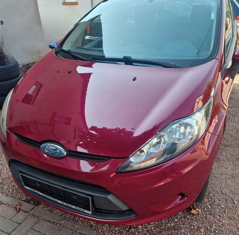 Rot Gebraucht 2009 Ford Fiesta Trend Kleinwagen | 1.500 € (Superpreis) - Bild 1/4