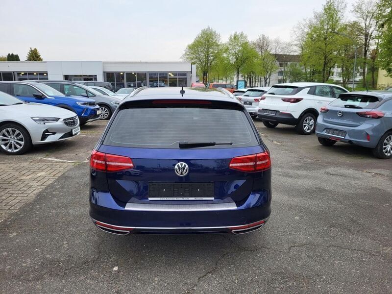 Gebraucht VW Passat Highline 190 PS (139 kW) 2018 Blau) (blau Kombi