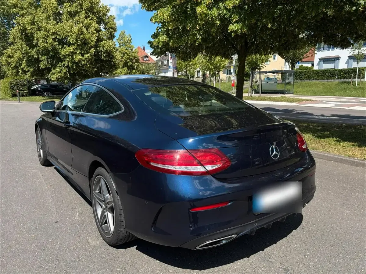 Gebraucht Mercedes C200 AMG 184 PS (135 kW) 2017 Blau Coupé
