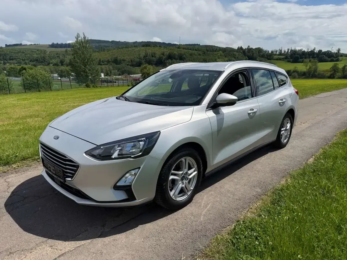 Gebraucht Ford Focus Cool & Connect 120 PS (88 kW) 2021 Silber Kombi