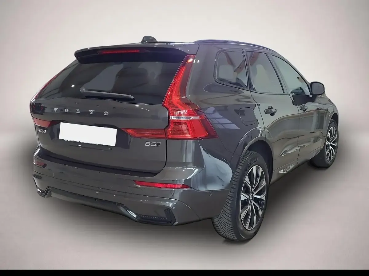 Gebraucht Volvo XC60 Plus 250 PS (183 kW) 2025 Manufacturer SUV