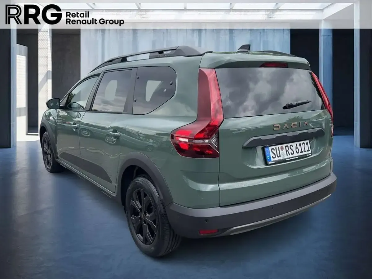 Gebraucht Dacia Jogger Extreme 91 PS (66 kW) 2025 Safarigrüngrau Van / Kleinbus