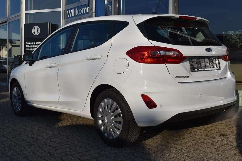 Gebraucht Ford Fiesta Cool & Connect 71 PS (52 kW) 2019 Frostweiß Kleinwagen