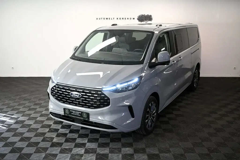 Gebraucht Ford Tourneo Titanium X 170 PS (125 kW) 2025 Grau Van / Kleinbus