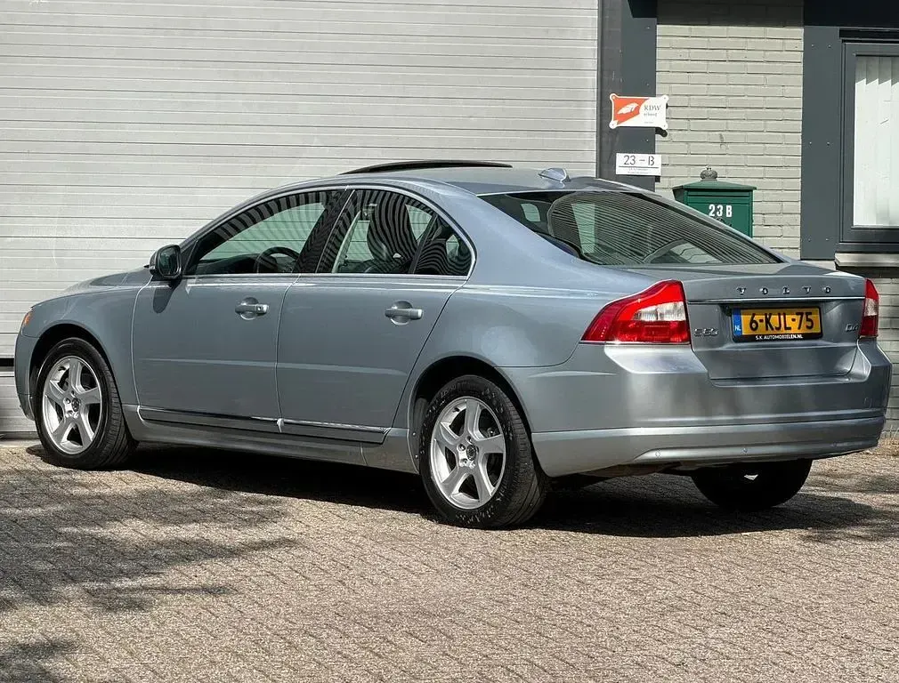Gebraucht Volvo S80 Summum 163 PS (119 kW) 2013 Grau Limousine
