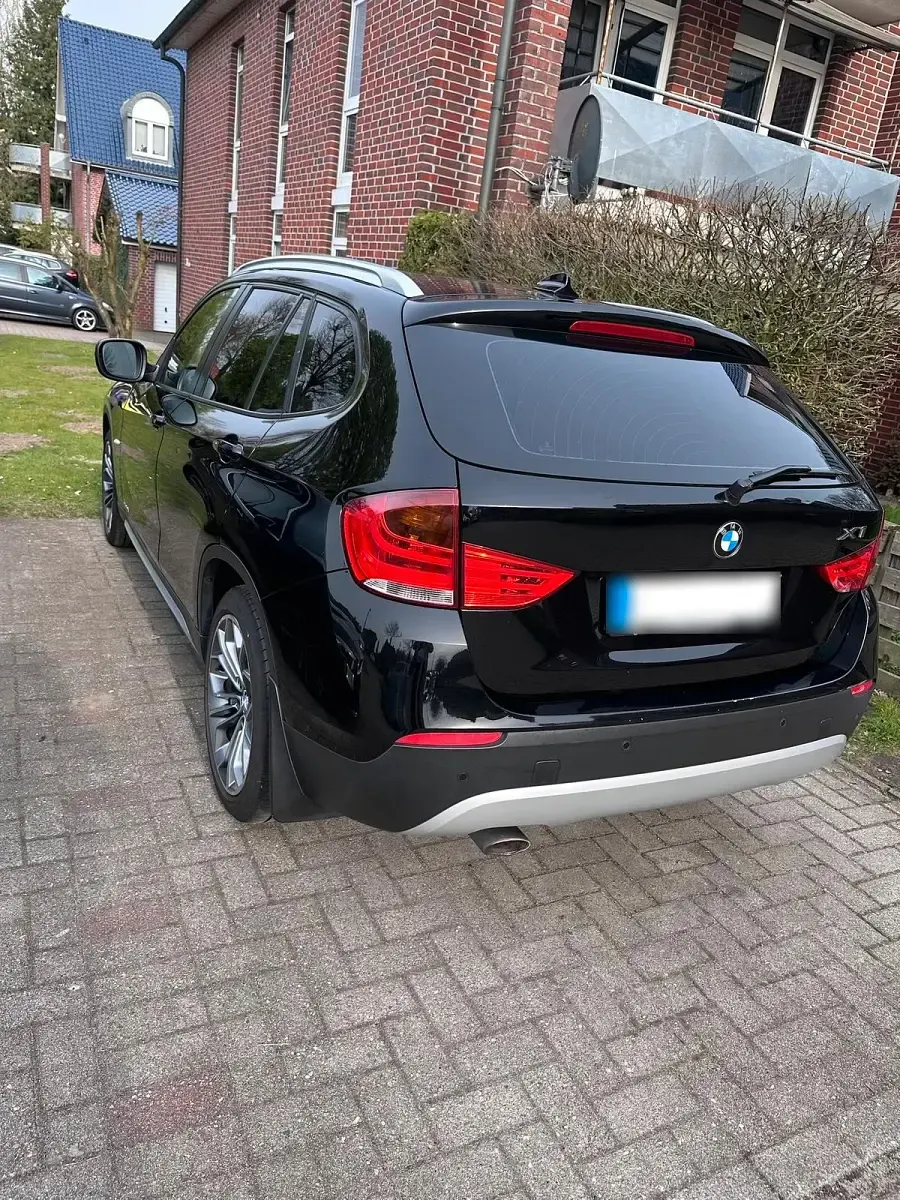 Gebraucht BMW X1 143 PS (105 kW) 2010 Schwarz SUV