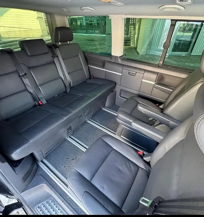Gebraucht VW Multivan 179 PS (131 kW) 2013 Schwarz Van / Kleinbus