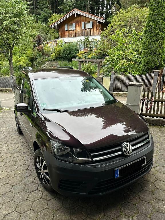 Gebraucht VW Caddy Trendline 75 PS (55 kW) 2016 Violet Van / Kleinbus