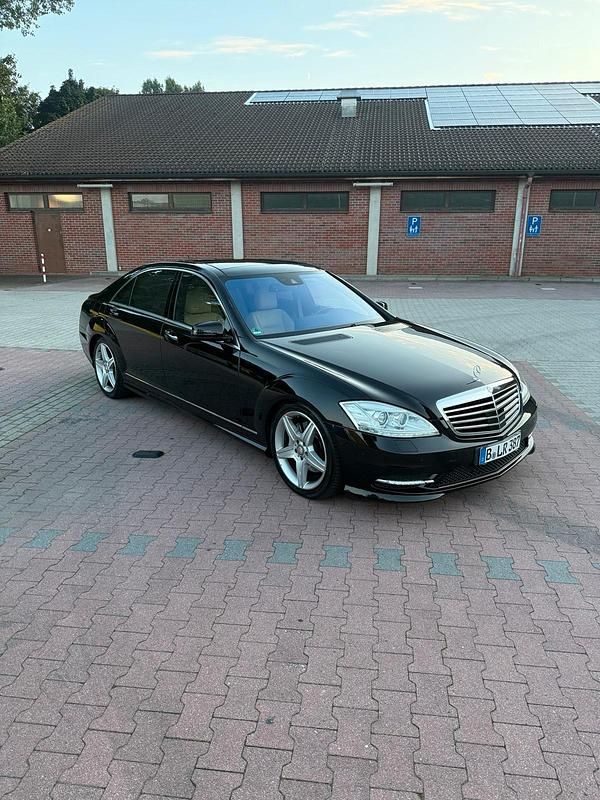 Schwarz Gebraucht 2010 Mercedes S500L Limousine | 23.999 € - Bild 1/4