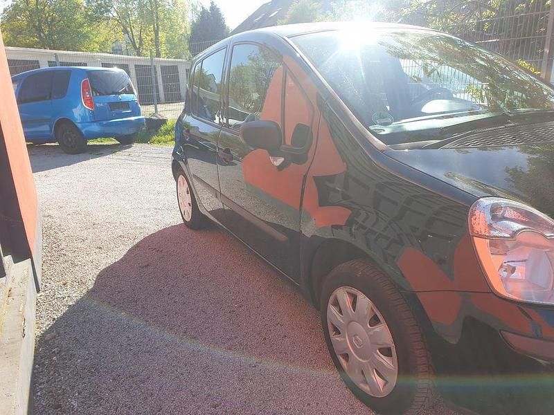 Używany Renault Modus Avantage 75 KM (55 kW) 2007 Czarny Minivan