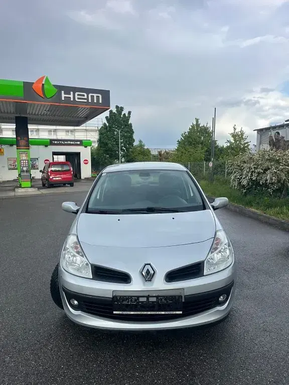 Używany Renault Clio III Authentique 65 KM (47 kW) 2009 Szary Sedan/Limuzyna