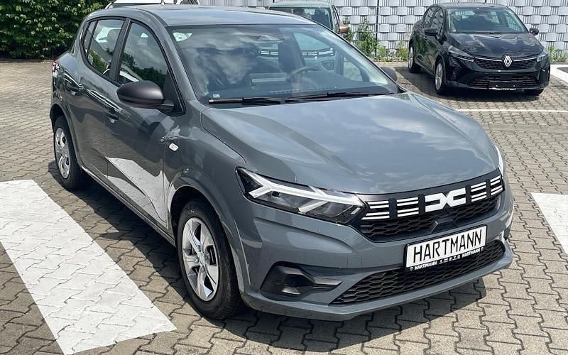 Schiefergrau (grau) Neu 2025 Dacia Sandero Essentiel Kleinwagen | 16.030 € (Guter Preis) - Bild 1/4