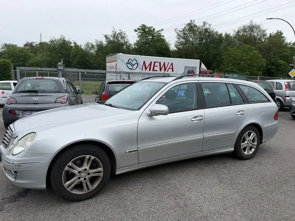 Gebraucht Mercedes E220 170 PS (125 kW) 2009 Silber Kombi
