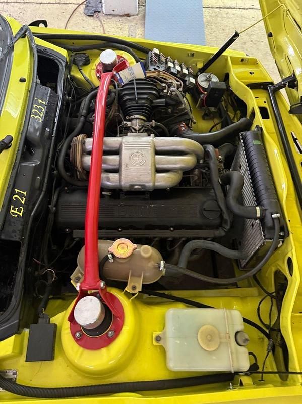 Gebraucht BMW 323 Performance 152 PS (111 kW) 1981 Gelb Coupé