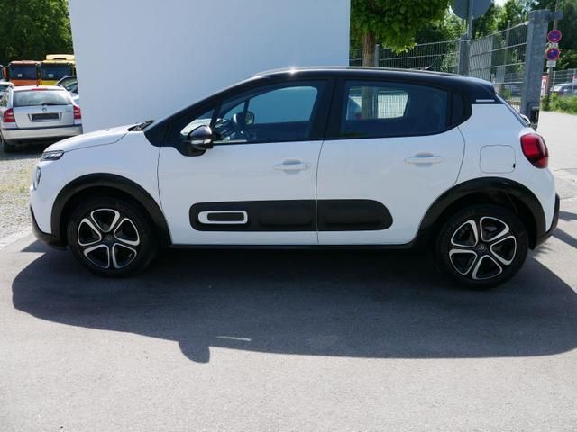 Weiß / dach schwarz weiß / dach schwarz Gebraucht 2022 Citroën C3 PureTech Kleinwagen | 14.559 € (Fairer Preis) - Bild 1/2