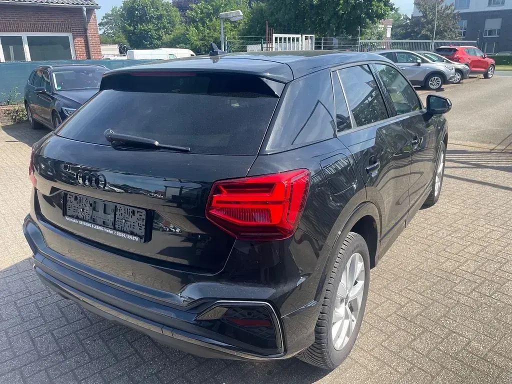 Gebraucht Audi Q2 S-Line 150 PS (110 kW) 2025 Schwarz SUV