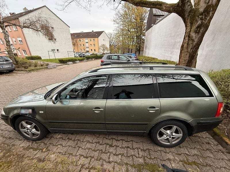 Gebraucht VW Passat 115 PS (84 kW) 2003 Grün Kombi