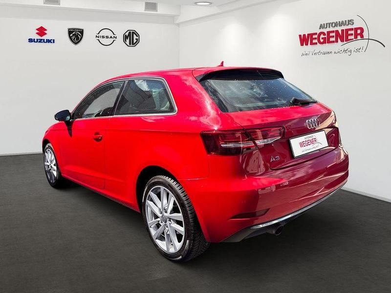 Gebraucht Audi A3 Design 116 PS (85 kW) 2017 Rot Kleinwagen