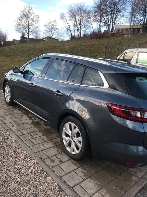 Grau Gebraucht 2019 Renault Mégane GrandTour Intens Kombi | 15.900 € (Fairer Preis) - Bild 1/4