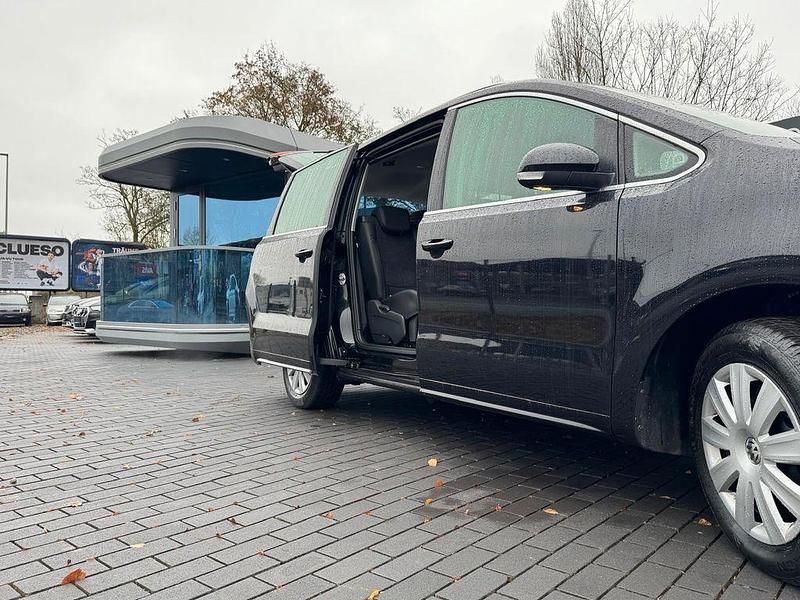 Gebraucht VW Sharan Highline 150 PS (110 kW) 2021 Schwarz Van / Kleinbus