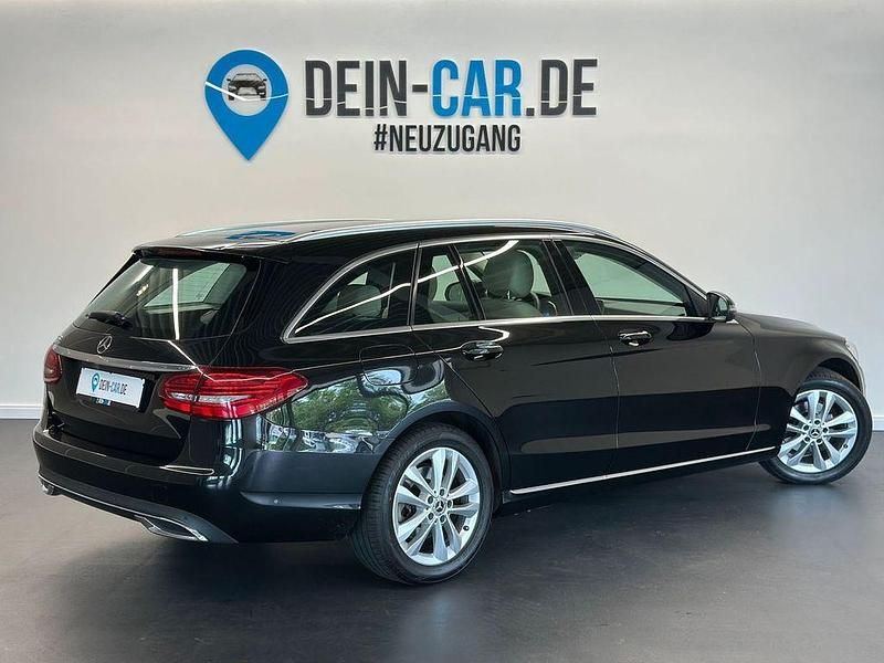 Gebraucht Mercedes C180 156 PS (114 kW) 2019 Schwarz Limousine