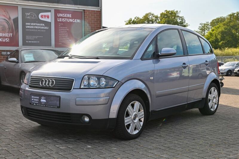 Silber Gebraucht 2004 Audi A2 Young Kleinwagen | 5.990 € (Etwas zu teuer) - Bild 1/4