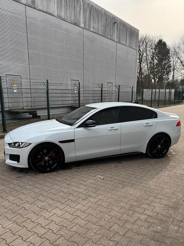 Gebraucht Jaguar XE S 381 PS (280 kW) 2017 Weiß Limousine