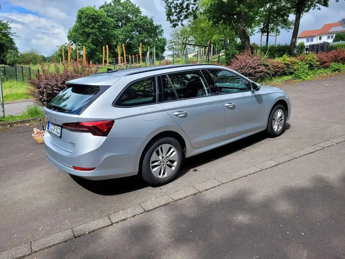 Gebraucht Skoda Octavia Ambition 150 PS (110 kW) 2023 Silber Kombi