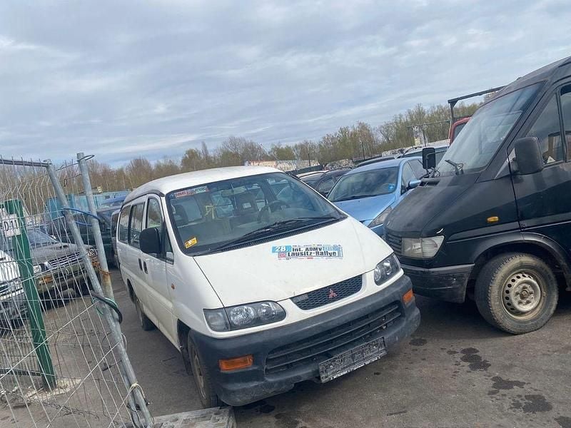 Second-hand Mitsubishi L400 2001 Alb Monovolum