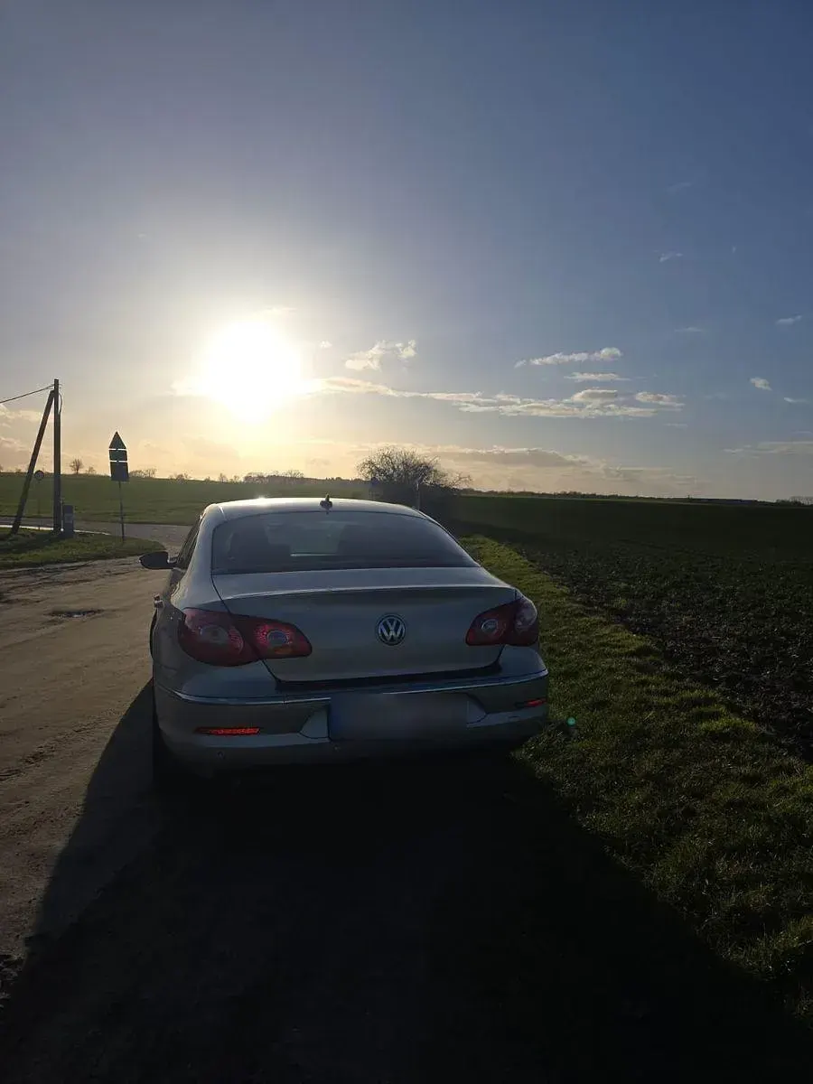 Gebraucht VW Passat Individual 200 PS (147 kW) 2009 Silber Coupé