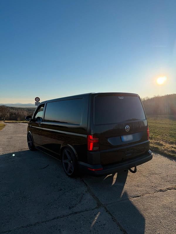 Gebraucht VW Transporter 140 PS (102 kW) 2016 Schwarz Van