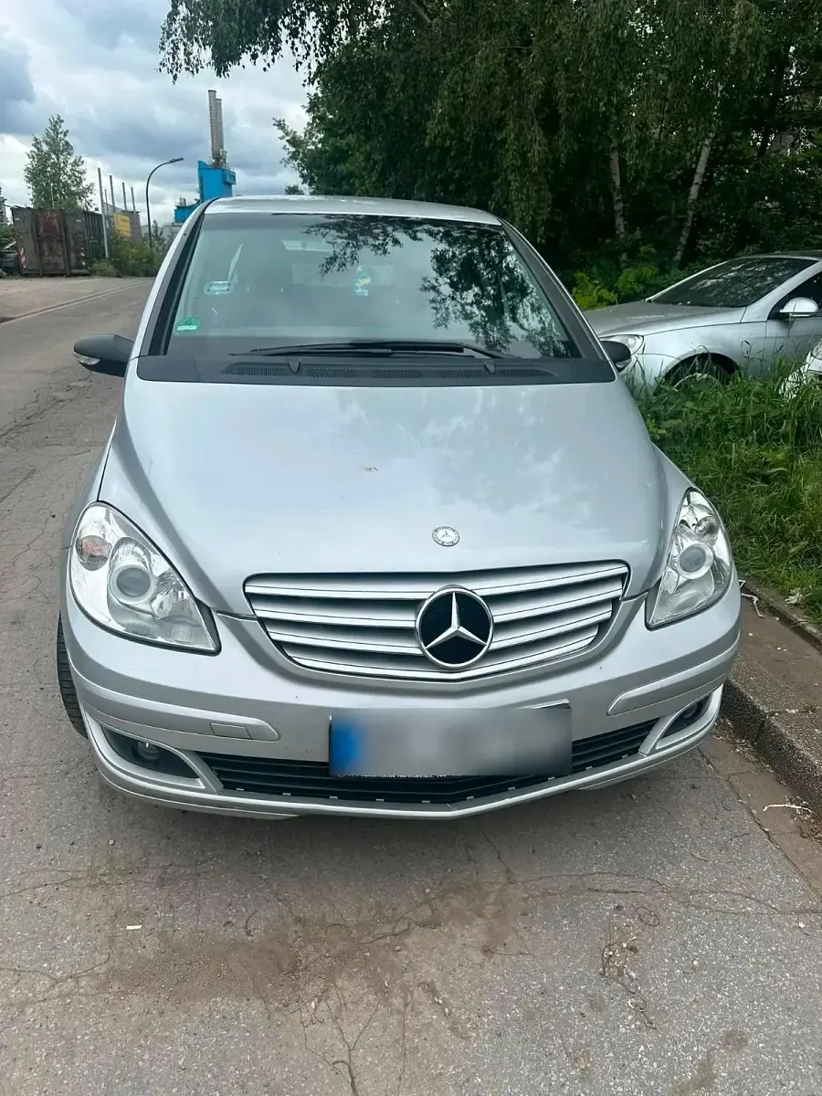 Gebraucht Mercedes B180 109 PS (80 kW) 2007 Silber Van / Kleinbus