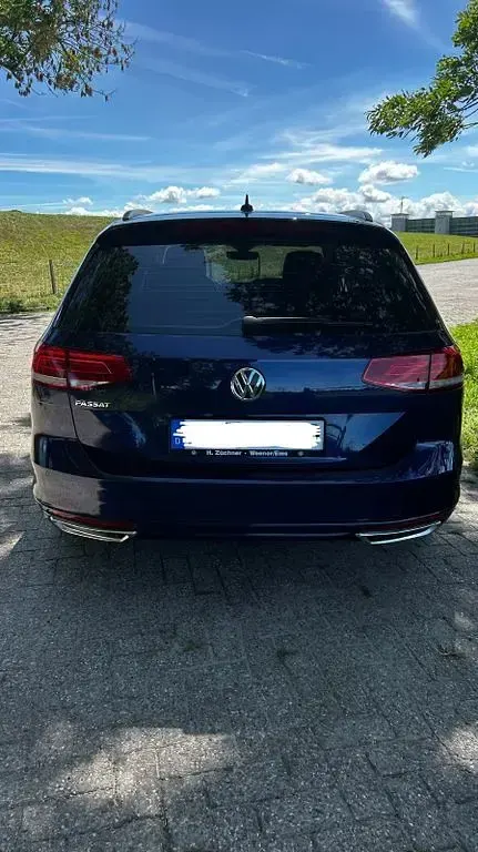 Gebraucht VW Passat Business 150 PS (110 kW) 2019 Blau Kombi