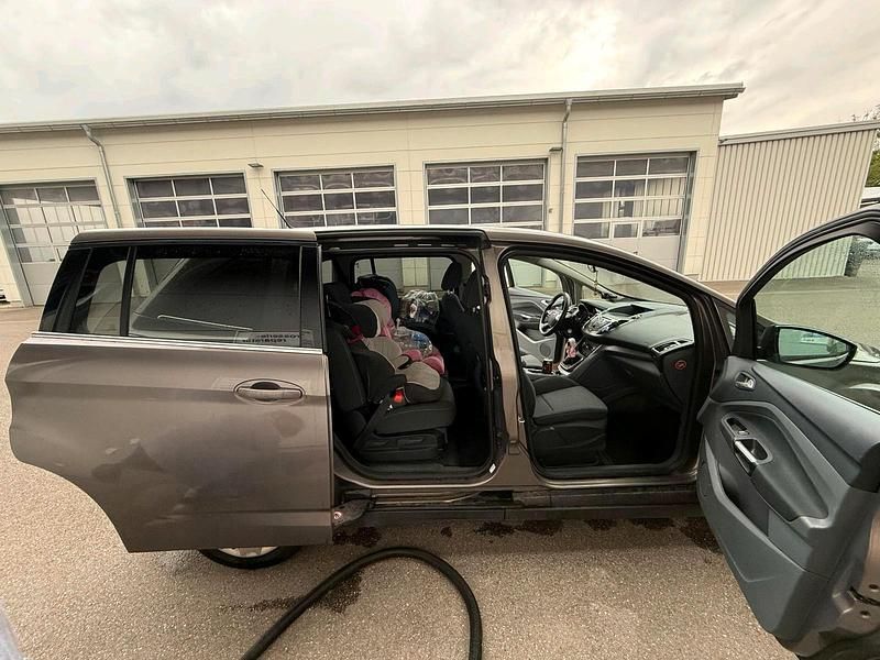 Gebraucht Ford Grand C-Max 140 PS (102 kW) 2012 Violet Van / Kleinbus